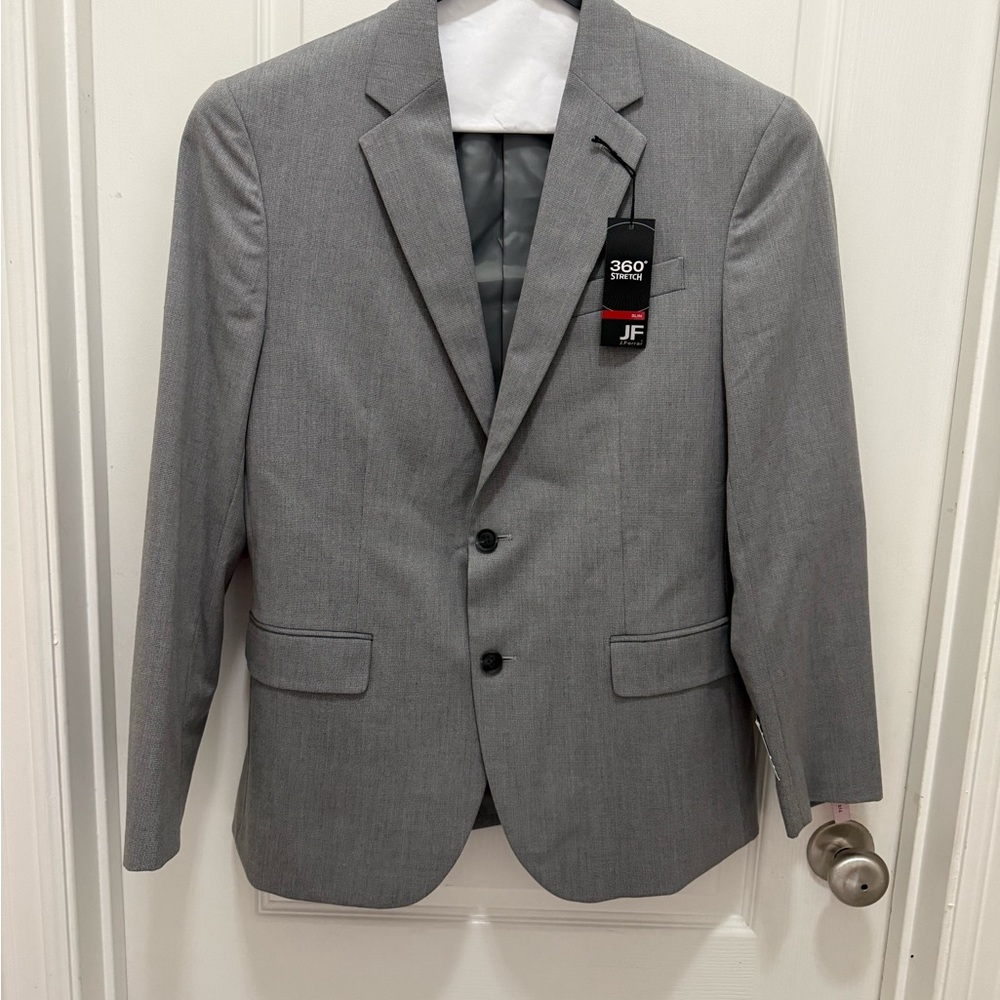 jf j.ferrar Men's Light Gray Two-Button Suit.  40S 32x29